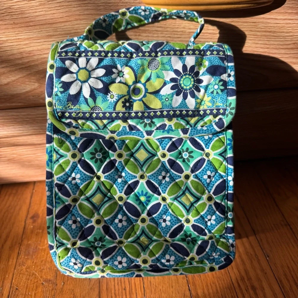 Vera Bradley Quilted Velcro Lunch Bag - Picture 10 of 11